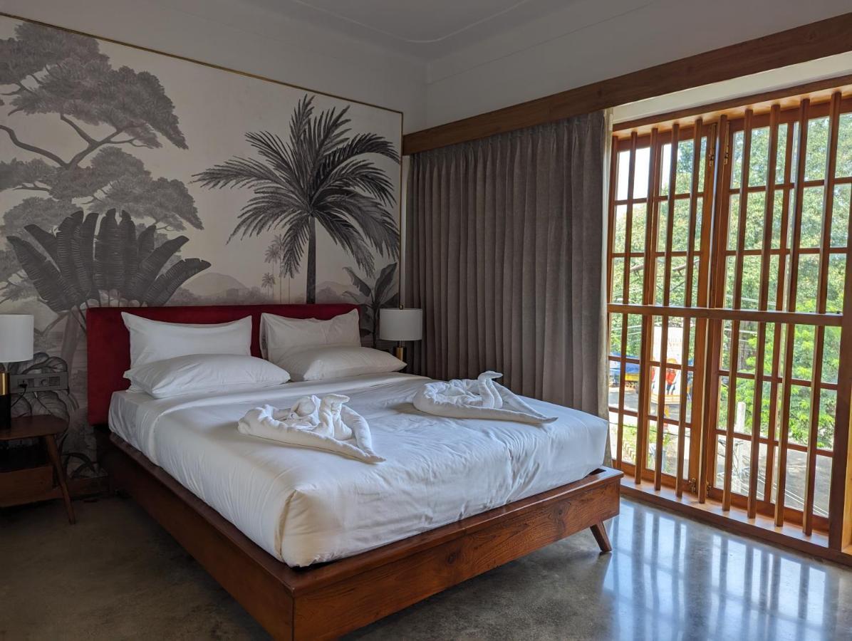 Prasanthi Hotel Kollam Extérieur photo
