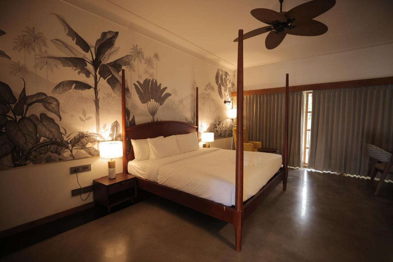 Prasanthi Hotel Kollam Extérieur photo