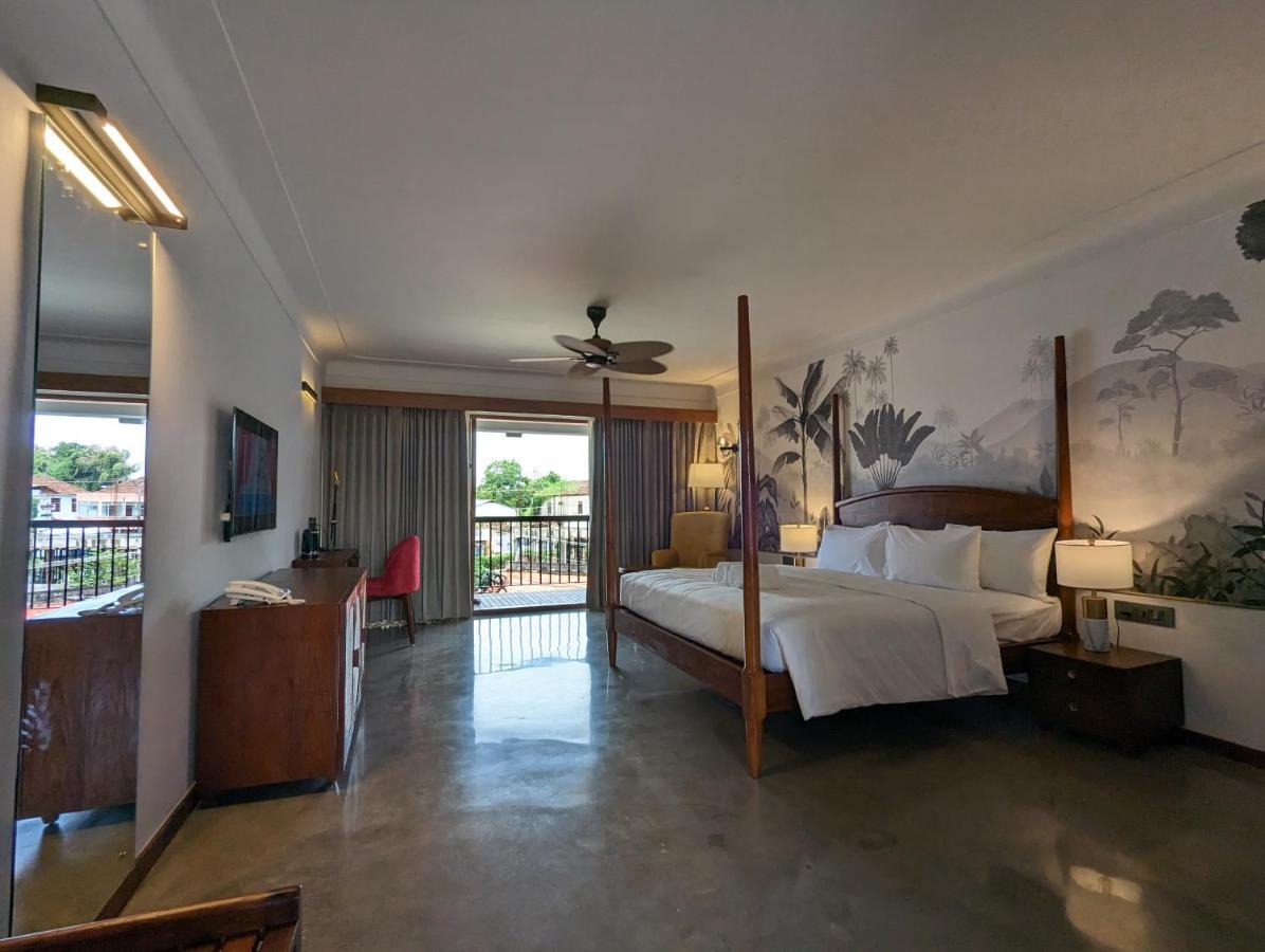 Prasanthi Hotel Kollam Extérieur photo