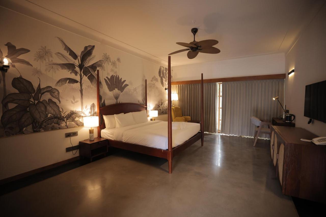 Prasanthi Hotel Kollam Extérieur photo